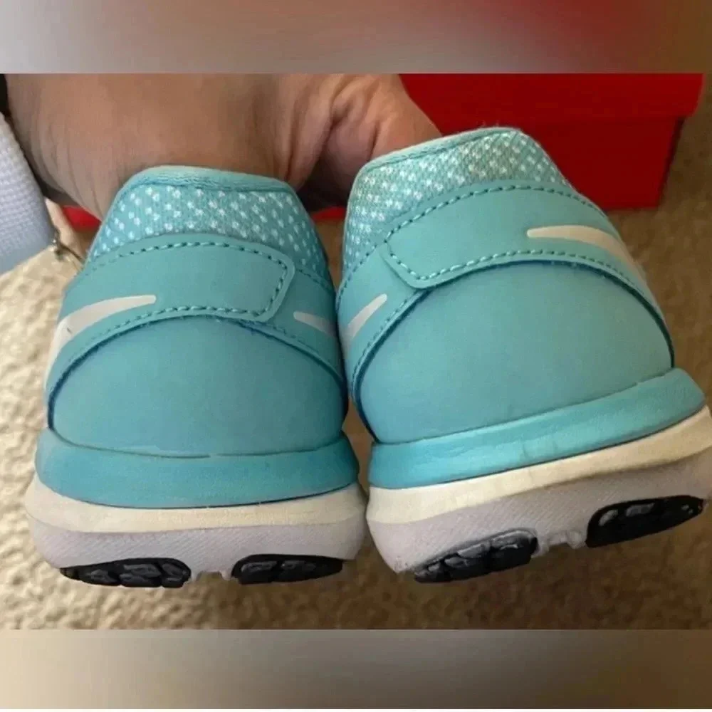 🆓Nike Fitsole Turquoise Sneakers🆓